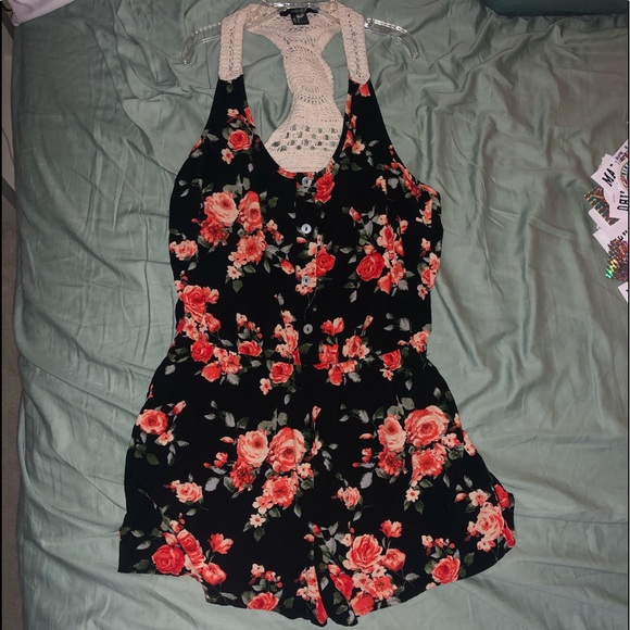 Forever 21 Floral Romper size Small - Picture 1 of 5